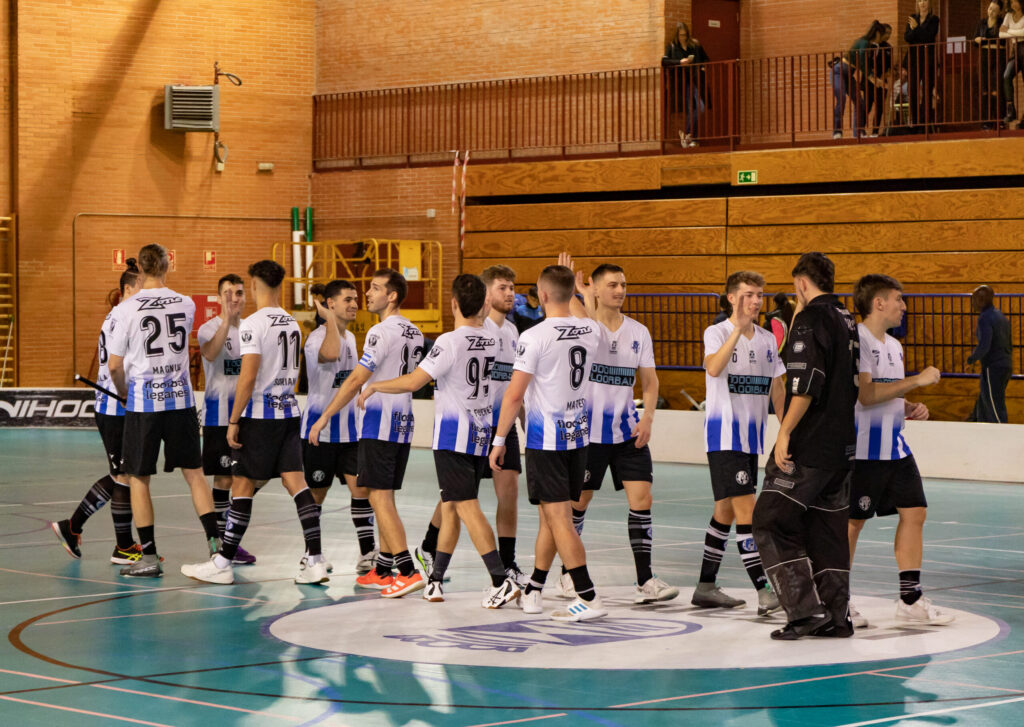 Floorball_Leganes_A_saluda